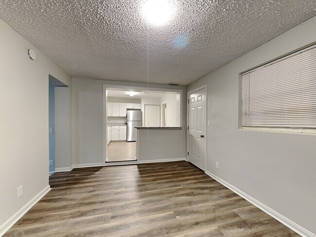 Foto del edificio - 4707 Sprite Rd
