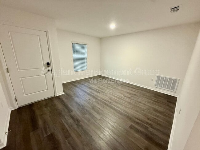 Building Photo - 313 Marquee Dr