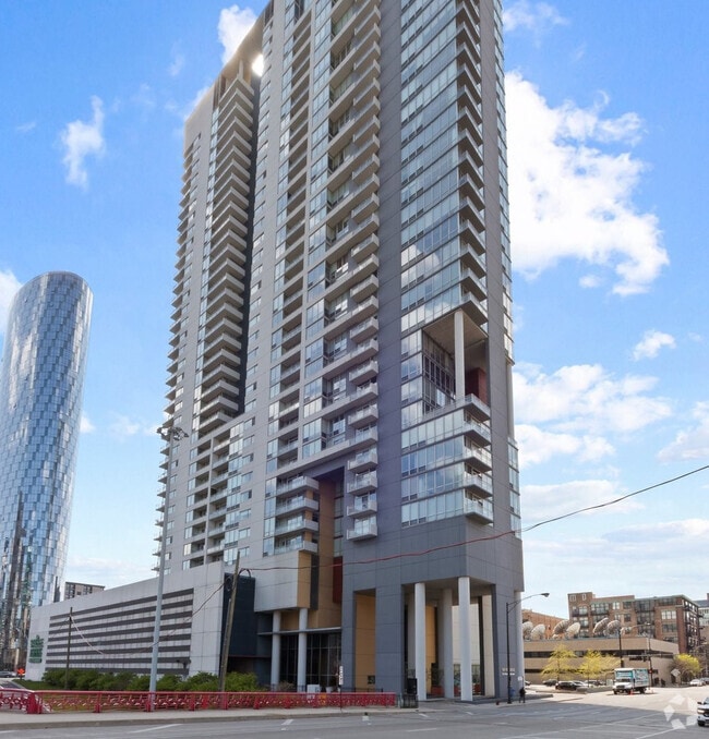 Building Photo - 737 W Washington Blvd