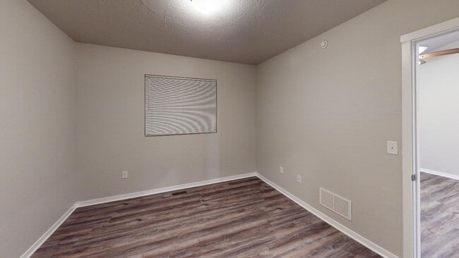 Building Photo - 607 Liberty Park Dr