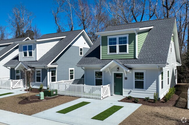 Building Photo - Whitebridge Crossing