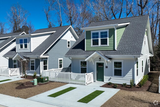 Building Photo - Whitebridge Crossing