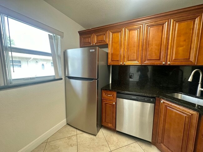 Foto del edificio - 3434 State St