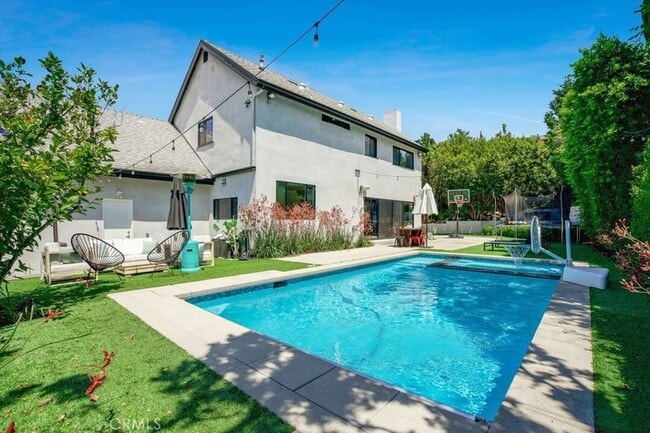 Foto del edificio - 3158 Dona Conchita Pl