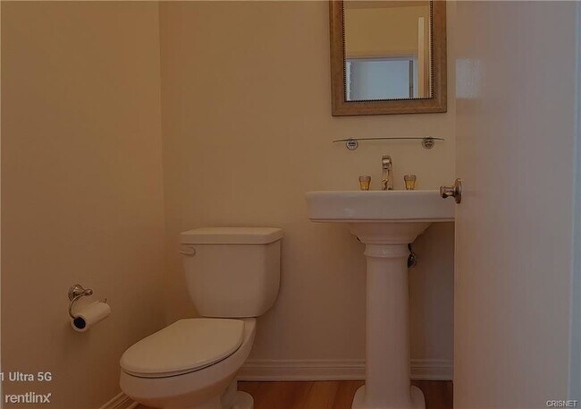 Building Photo - 3 br, 3 bath Condo - 21821 Burbank Blvd Un...