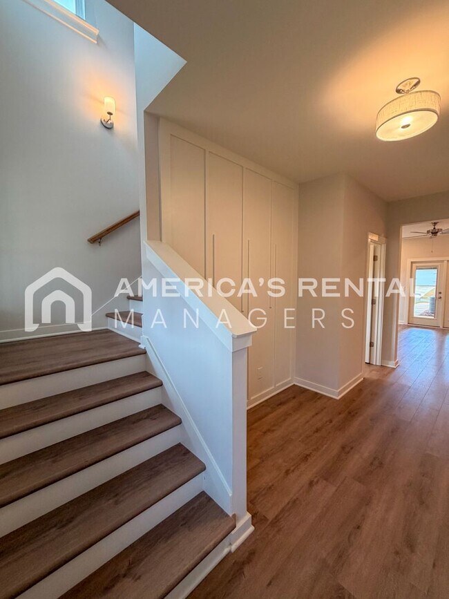 Foto del edificio - Modern Townhome Living in Grand River — 4 BR Near Birmingham!!