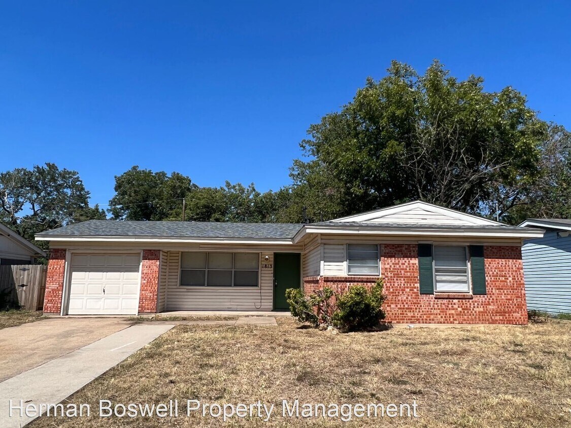 1813 E Lovers Ln, Arlington, TX 76010 House Rental in Arlington, TX