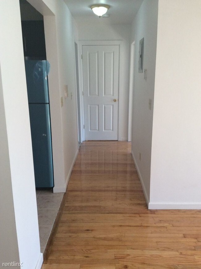 Building Photo - 2 br, 2 bath Apartment - 685 Glenmore Ave