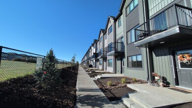 Building Photo - 2035-2035 Chalmers Way SW