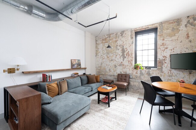 Foto del edificio - 1009 W Juneau Ave