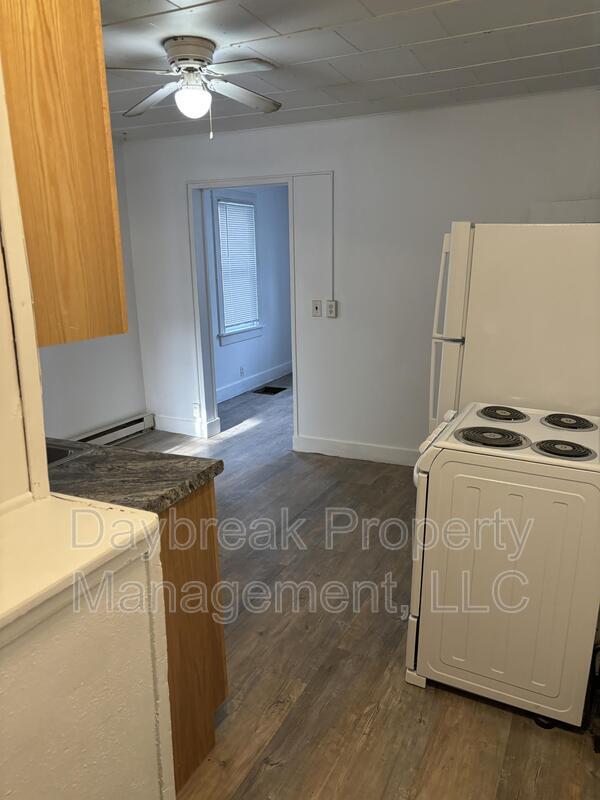 Building Photo - 6 11th St S