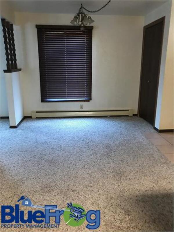 Foto del edificio - 1704 Packerland Dr