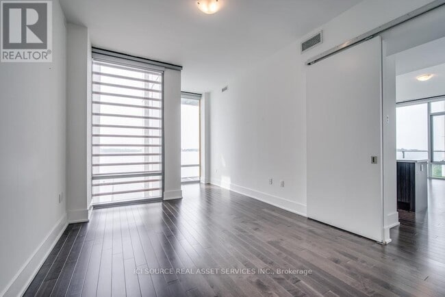 Building Photo - 39 Queens Quay E
