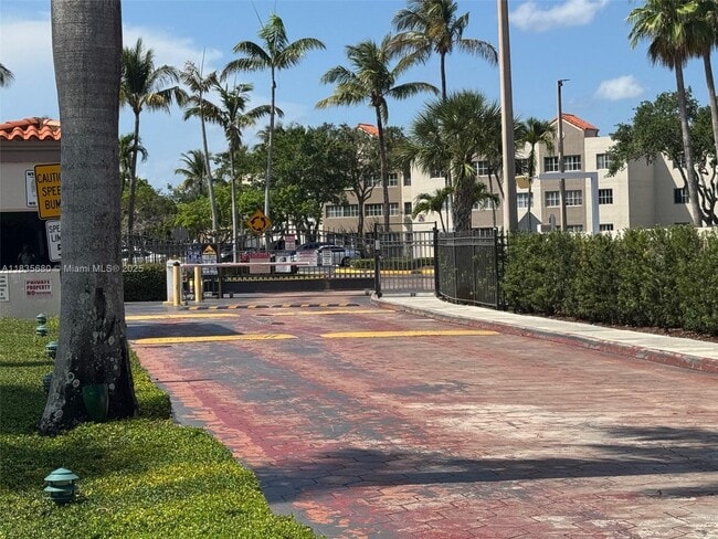 Foto del edificio - 6045 NW 186th St