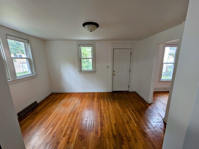Foto del edificio - 951 Chatham St NW