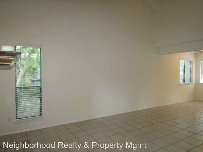 Building Photo - 7001 Winedale Dr