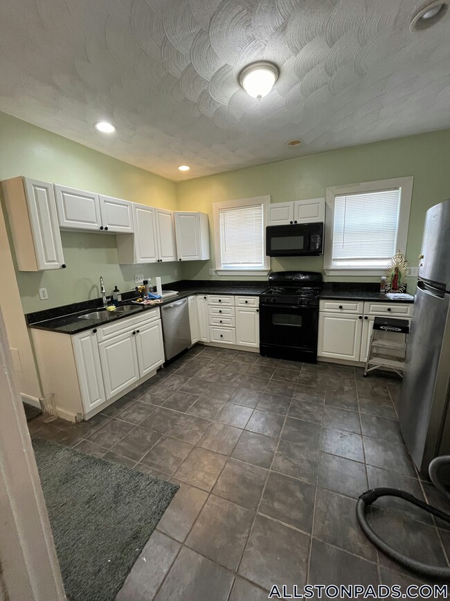 Building Photo - 40 Litchfield St