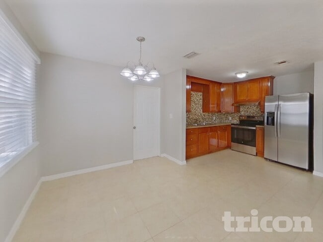 Foto del edificio - 5551 82nd Ave N