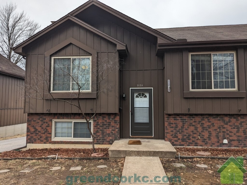 9134 W 78th St, Overland Park, KS 66204 Townhome Rentals in Overland