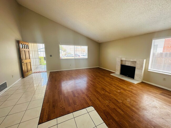 Foto del edificio - Spacious 3 Bedroom 2 Bath in Mira Mesa! Bi...