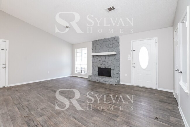 Building Photo - 213 Eagle Dr