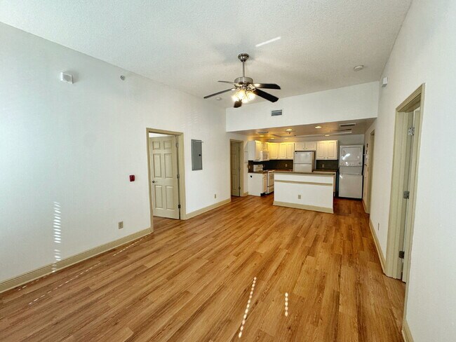 Foto del edificio - Historic Downtown | 4BR/4BA | Near Flagler College