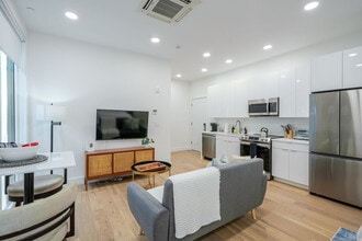 Building Photo - 38 Hichborn St