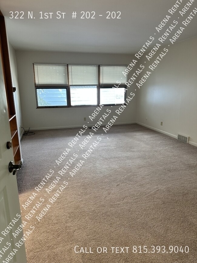 Foto del edificio - 322 N 1st St