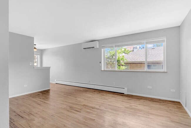Sala de estar - 21 N Washington St