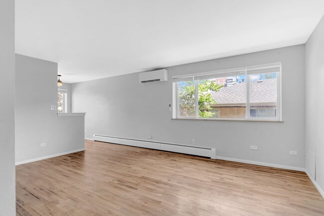 Living Area - 21 N Washington St