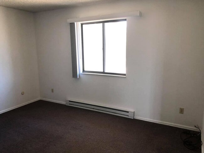 Foto del edificio - 44 Royal Crest Dr