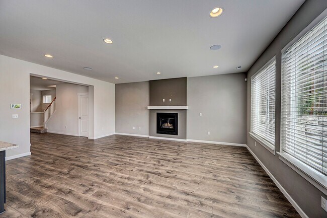 Foto del edificio - Marysville 4 bed/2.5 bath with large bonus...