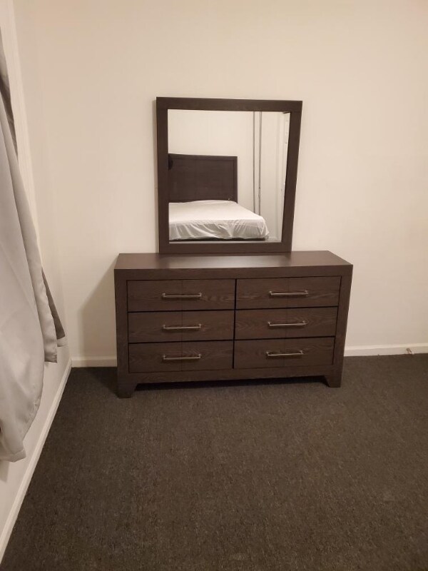 Foto del edificio - 636 E 230th St