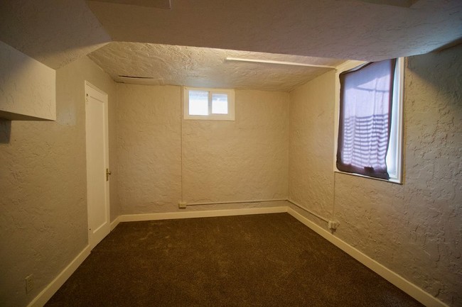 Building Photo - Great 2 bedroom basement apartment