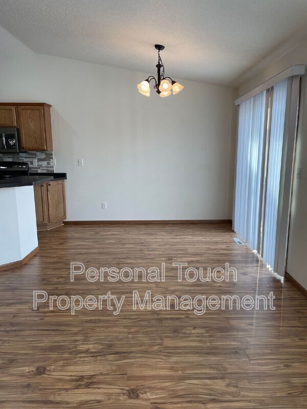 Building Photo - 2420 5th St W