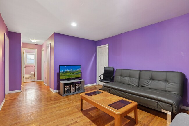 Foto del edificio - 2147 Ridge Ave