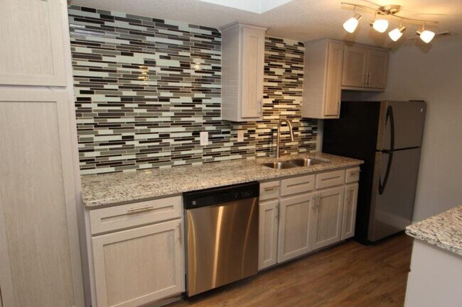 Building Photo - 6509 Berkman Dr