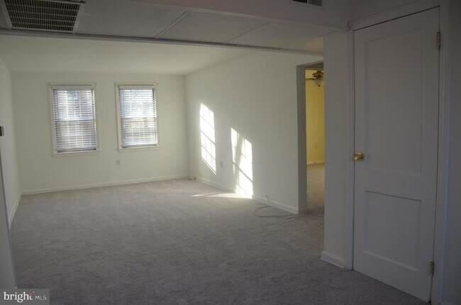 Building Photo - 6517 Potomac Ave