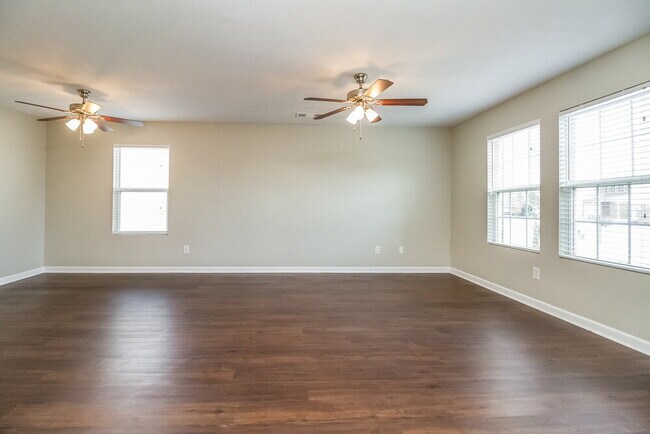 Building Photo - 805 Creek Oak Dr