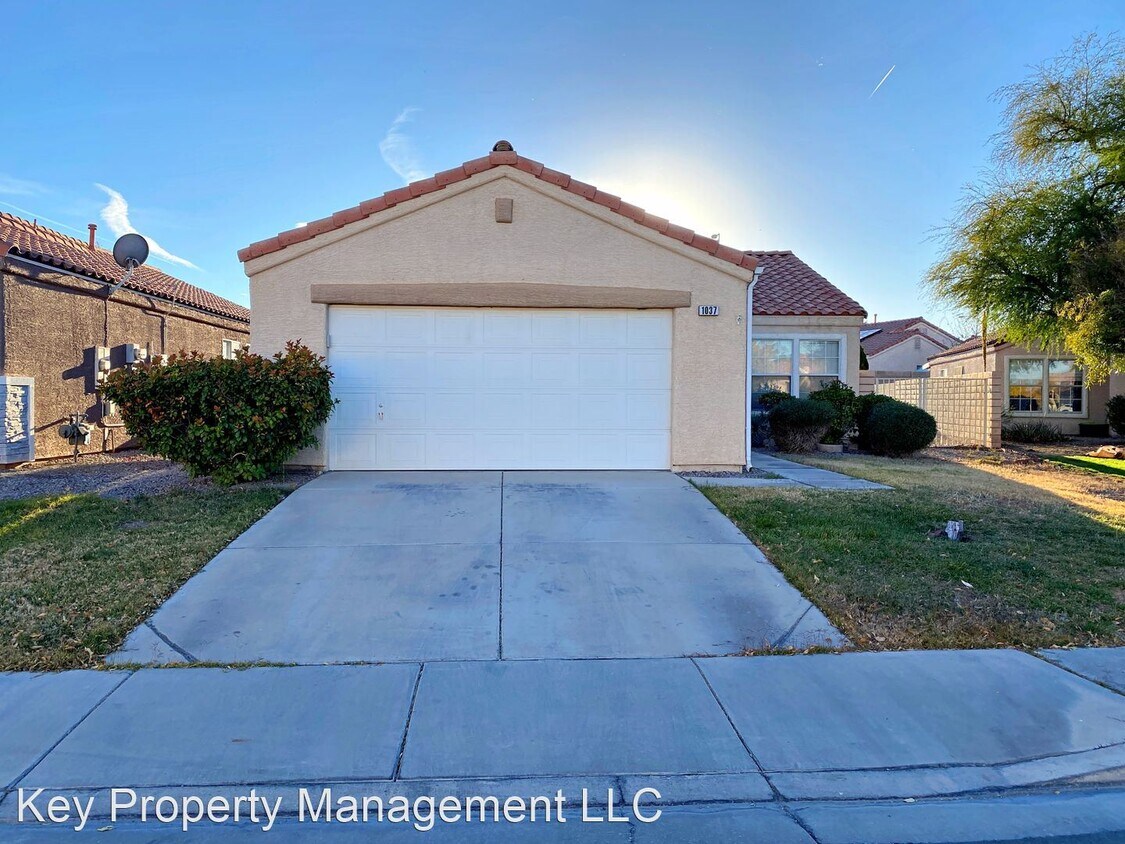 Foto principal - 2 br, 2 bath House - 1037 Cedar Pines St