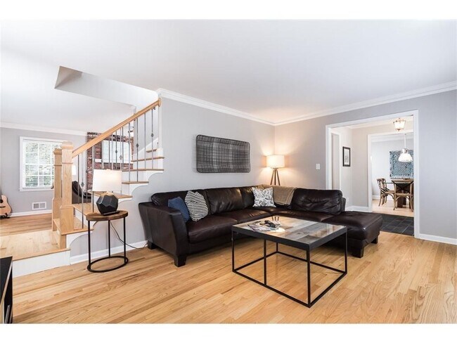 Foto del edificio - 4902 Leeds Ct