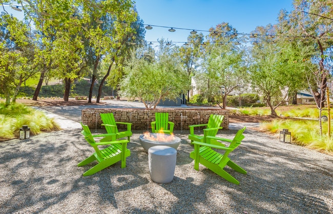 firepit - 23501 Ave La Caza