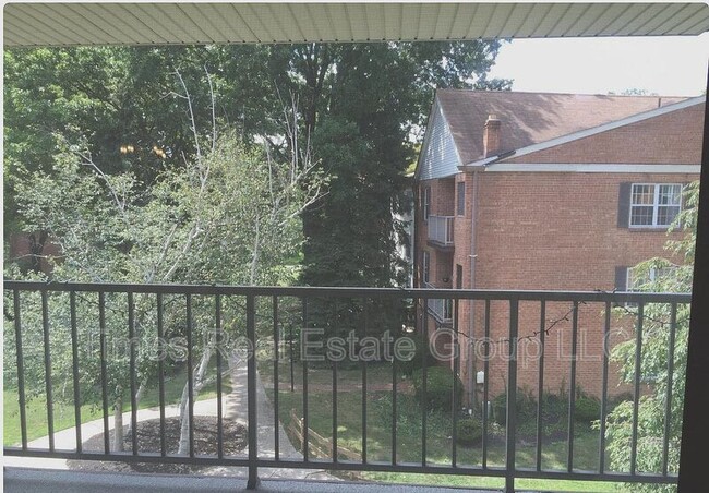 Foto del edificio - 400 Drummers Ln