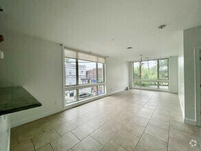 Building Photo - 422 68th St