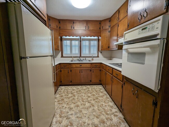 Foto del edificio - 6086 Lights Ferry Rd