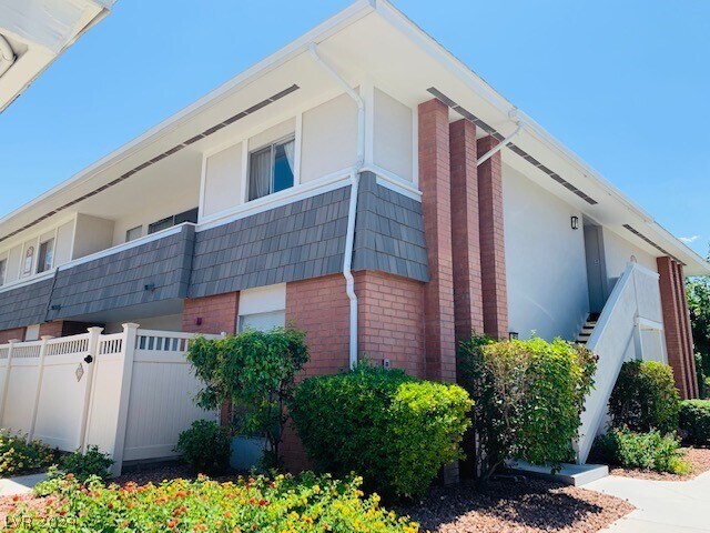 Building Photo - 2845 Loveland Dr