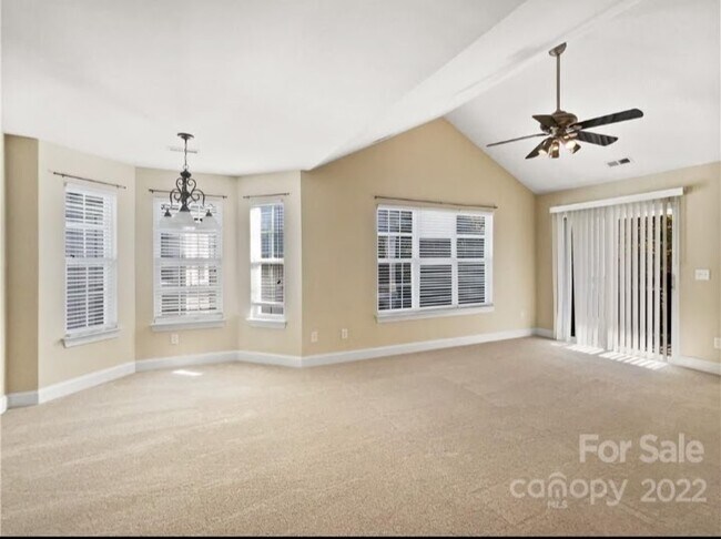 Foto del edificio - 6832 Park Place Dr