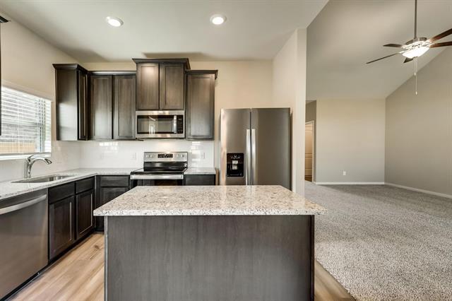 Foto del edificio - 243 Elam Dr