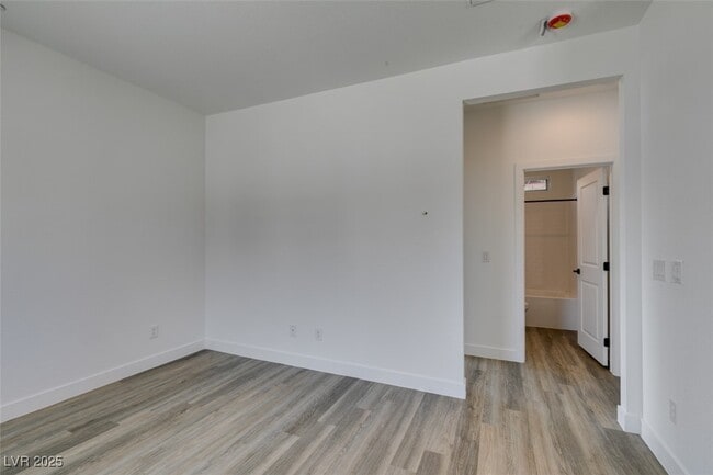 Building Photo - 367 N 16th St