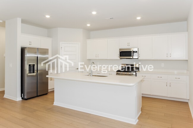 Building Photo - 14717 Mountain Strm Dr